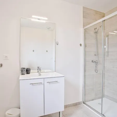 Vakantiehuis Maison Familiale Moderne Pres De La Pour 12 Personnes - Fr-1-788-85 *